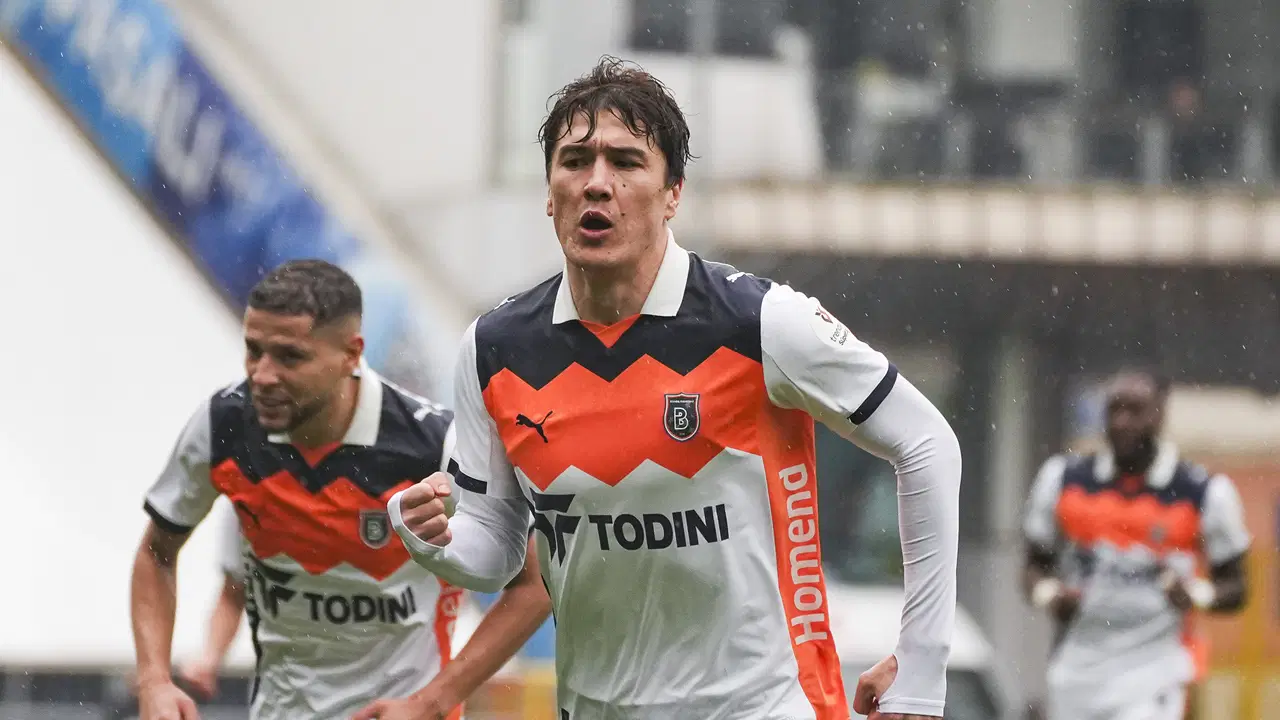 Eyüpspor'u 2 golle devirdi: Başakşehir yenilmezlik serisini sürdürdü!