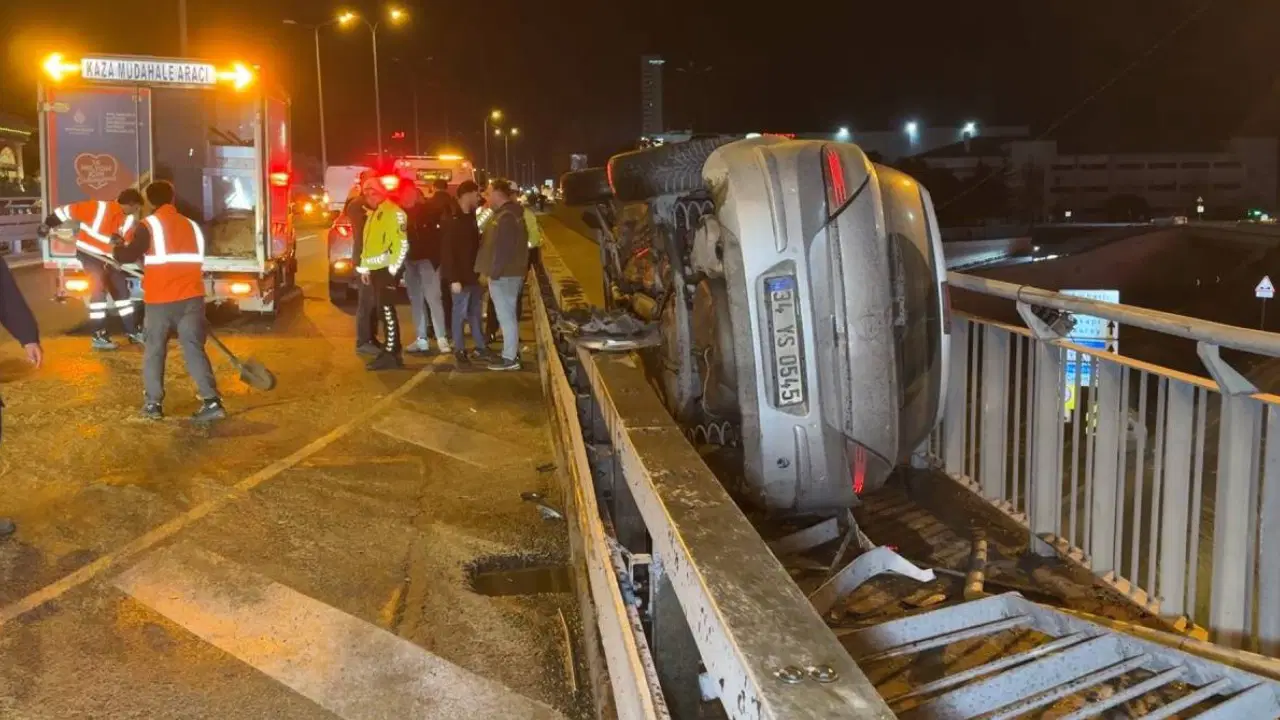 Kazayı önlemek isterken kaza yaptı: Direksiyonu kırdı yaya yoluna düştü