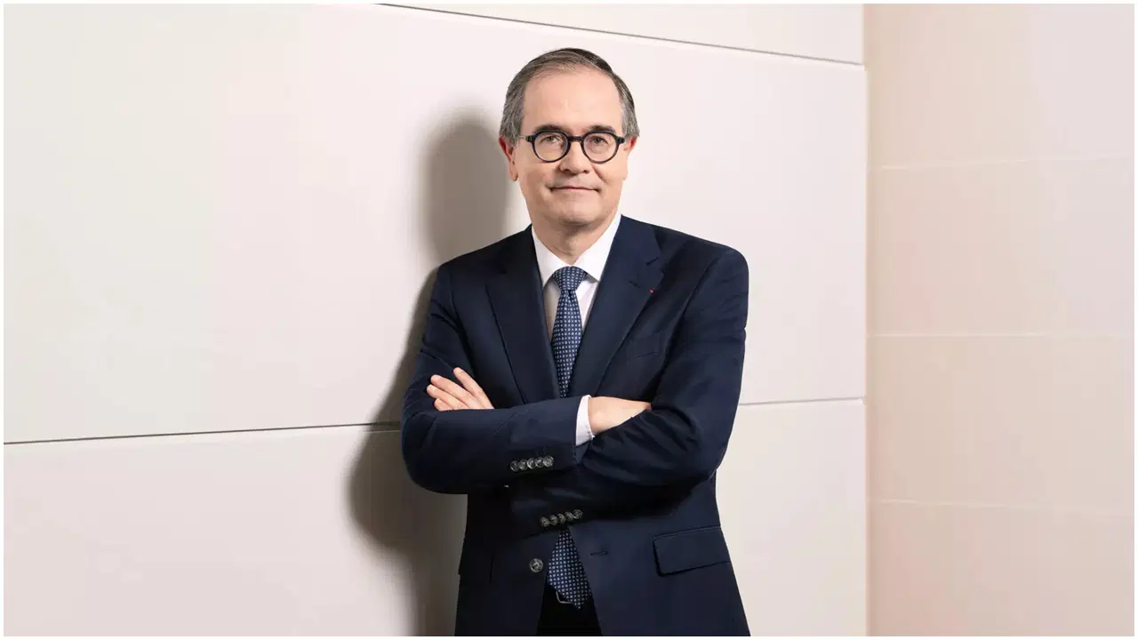 Renault'da CEO değişikliği: Kamudaki uzmanlığı dikkat çekiyor!