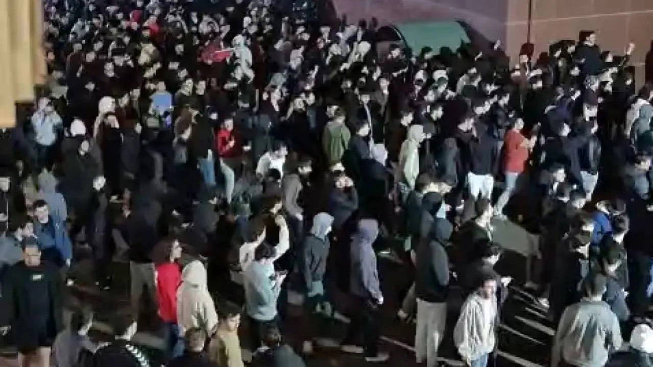 KYK yurdunda öğrenciler isyan etti! Zehirlenmelere ve sıcak su kesintilerine tepki