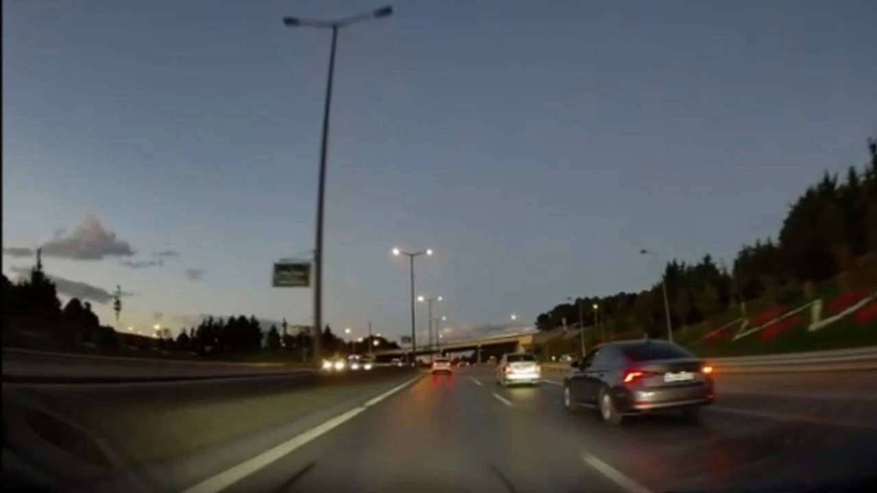 Selektör atarak kaza yaptırdı: Yoluna devam etti