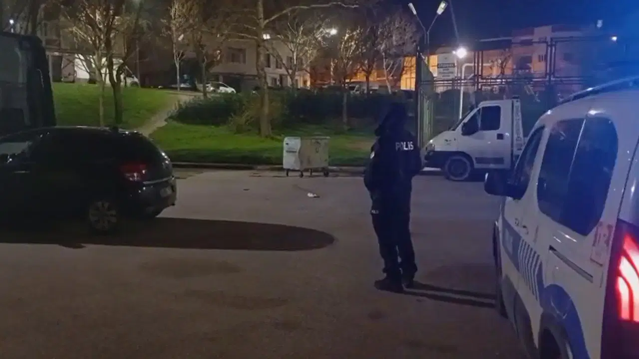 Bursa'da bıçaklı kavgada kan aktı: 2 yaralı