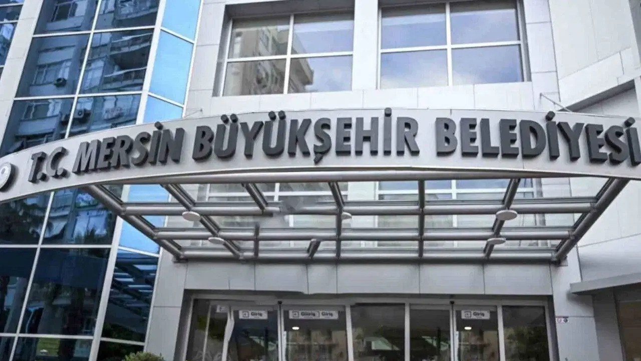 Mersin Büyükşehir Belediyesi'ne operasyonda yeni gelişme: Gözaltına alınan 7 kişinin işlemleri sürüyor