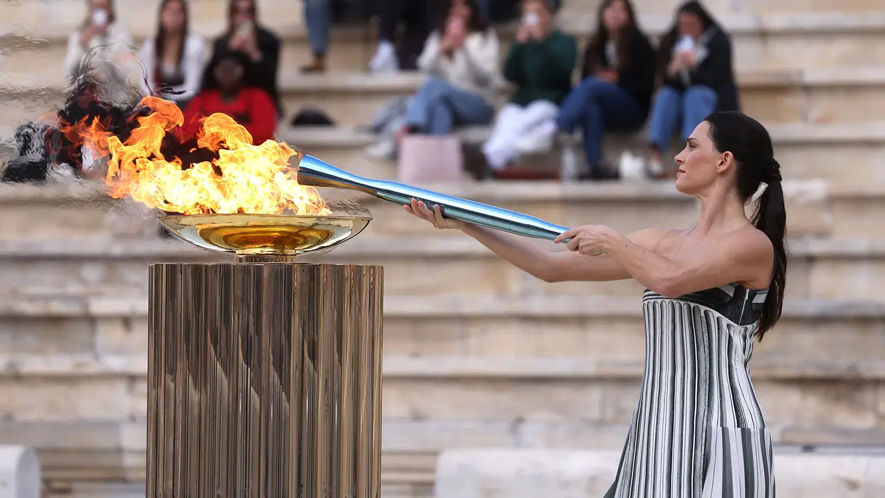 Milano-Cortina 2026 Kış Olimpiyat Oyunları'nın meşalesi yakıldı