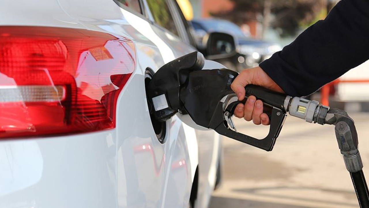 Benzine yine zam geliyor: Akaryakıtta tabela değişecek