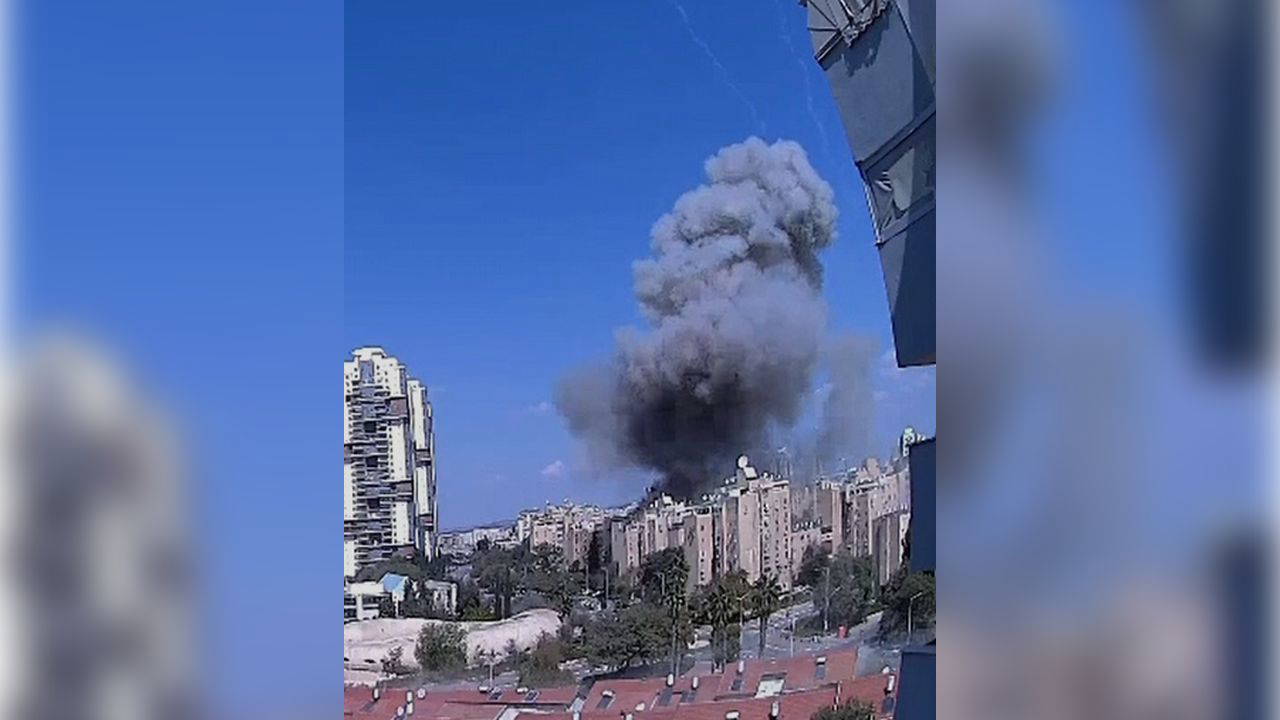 İran füzeleri İsrail’i vurdu: Beerşeva’da yaralılar var