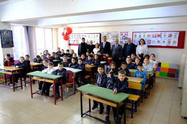 Defne Belediye Başkanı Özgün çocuklarla bir araya geldi: Defne’nin yarınları evlatlarımızın hayalleriyle güçlenecek