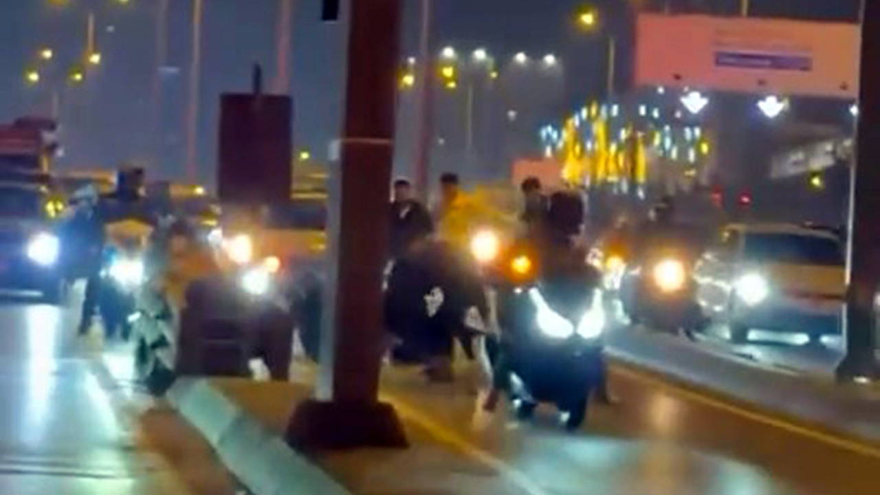 Beylikdüzü’nde D-100 yan yolda trafik kavgası!