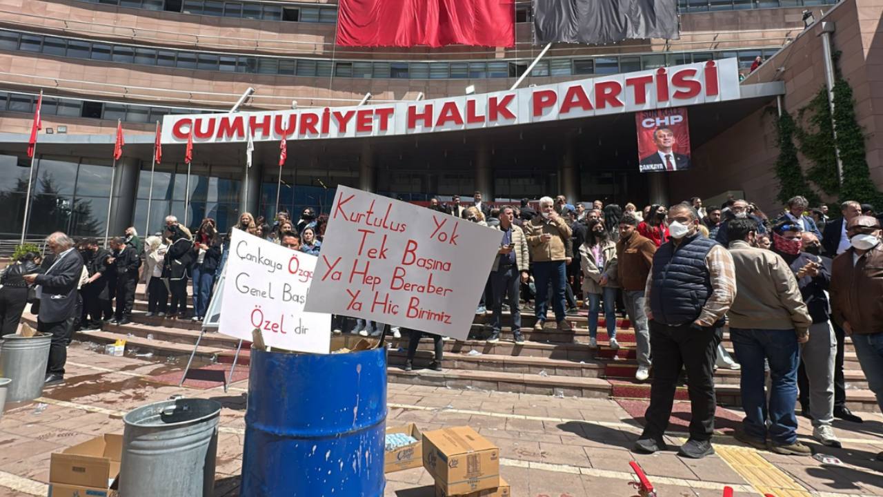 CHP’yi Kapatma Kurgusunun Perde Arkası haber görseli