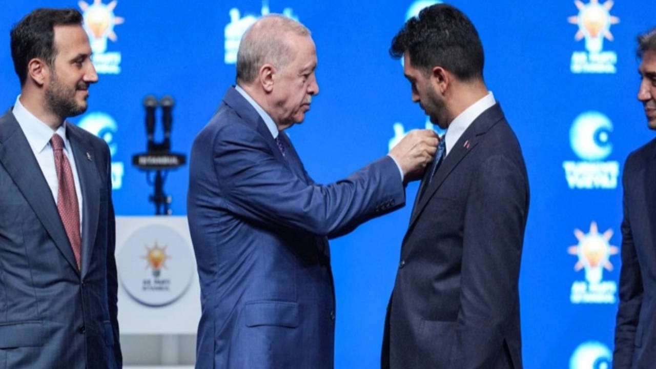 Mehmet Ali Kulat’tan dikkat çeken AKP iddiası: 3 büyükşehir belediye başkanı ve 30’dan fazla başkan sırada