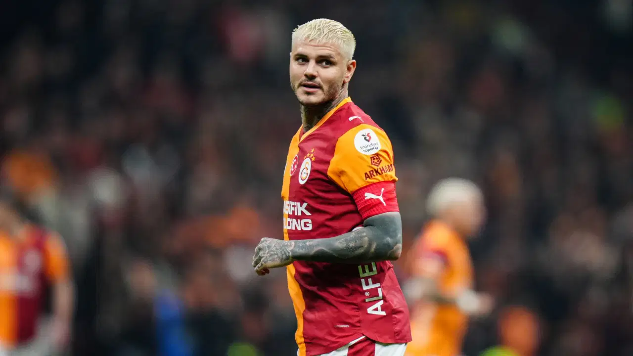 Galatasaraylı taraftarlardan Mauro Icardi'ye destek: 'Bir futbolcudan fazlası...'