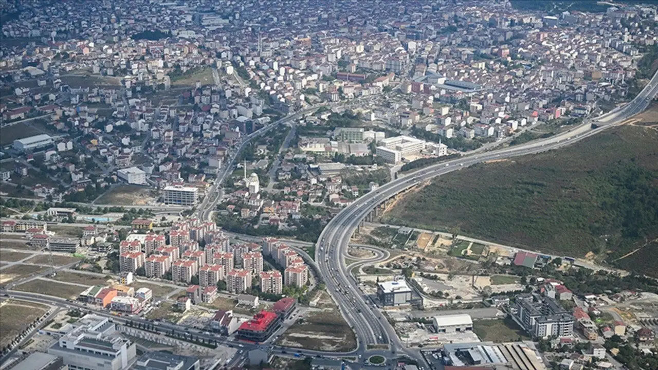 Esenyurt seçim anketi sonuçları: Zirvede hangi parti var?