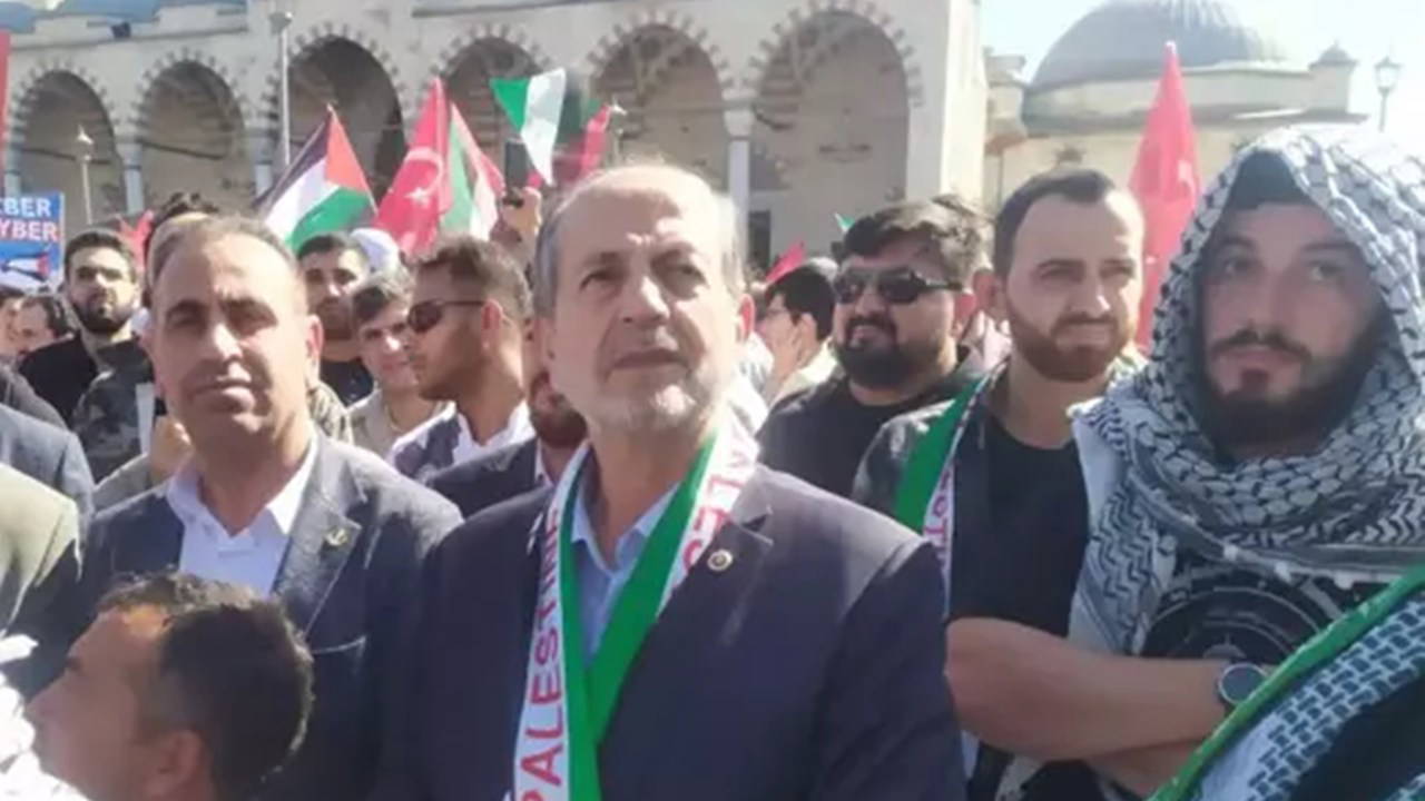 Sumud Filosuna katılan Yeniden Refah Partili Ali Yüksel: 'İtalya Başbakanı ve Malezya yetkilileri vatandaşlarını koruyacaklarını duyurdu, Cumhurbaşkanımızdan aynı hassasiyetle açıklama bekliyoruz'