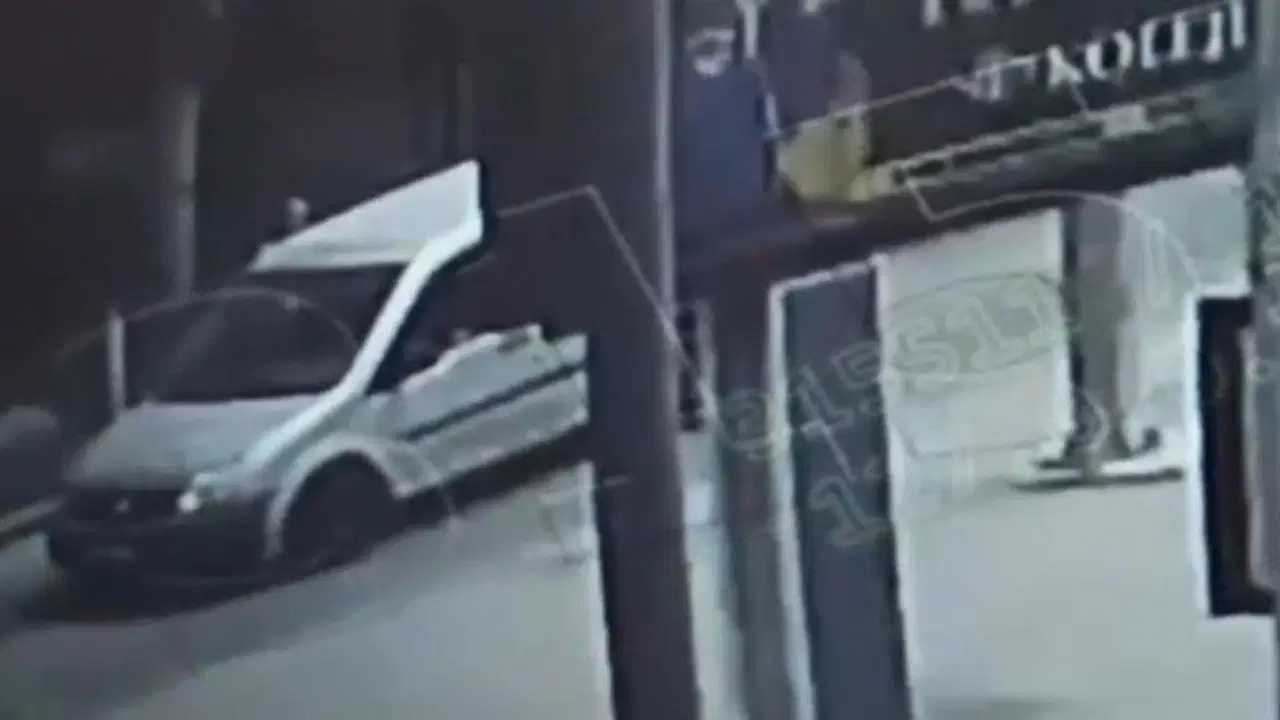 3 milyon liralık silahlı gasp kamerada: Şüpheliler yakalandı