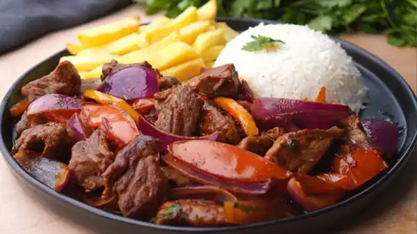 Güney Amerika'dan enfes lezzet: Lomo Saltado tarifi