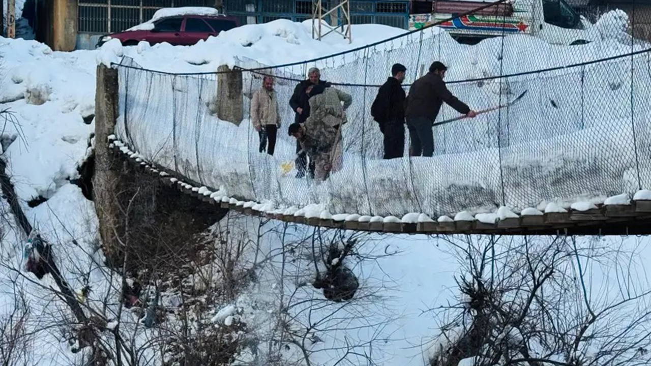 Yıllar önce yapıldı... Köylüler nöbet tutuyor: Kırılma tehlikesi var!