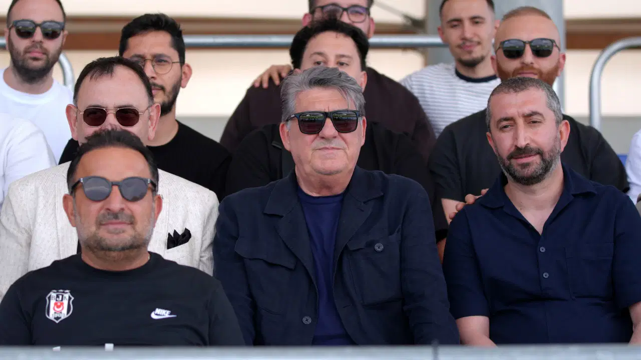 Serdal Adalı'dan transfer açıklaması: '31 yaşındaki Trossard için bile...'