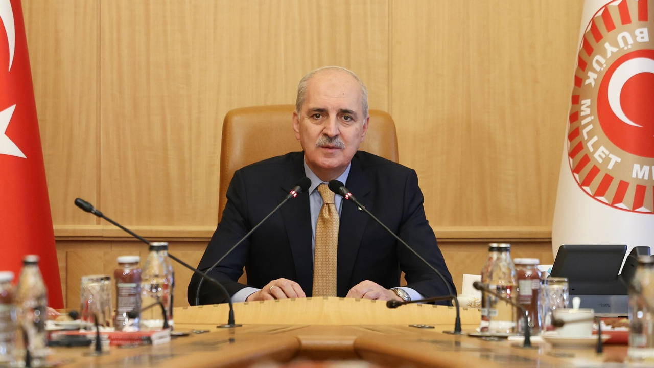 Numan Kurtulmuş'tan bayram mesajında 'yeni anayasa' çıkışı