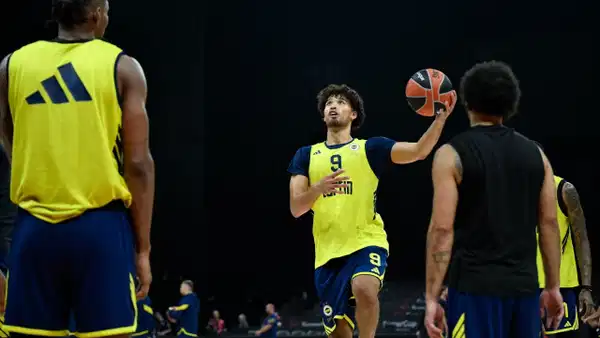 Fenerbahçeli basketbolcular tüm kulvarlarda şampiyonluk hedefliyor!