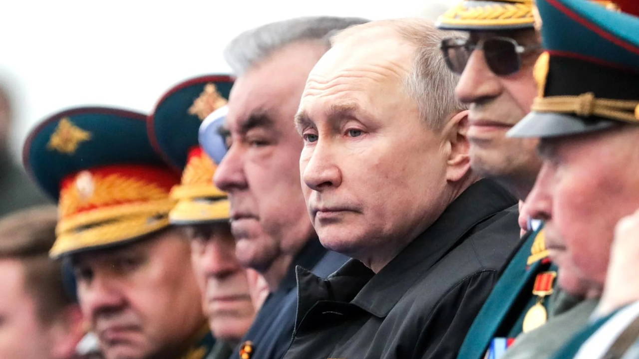 Rusya, Ukrayna limanlarını vurdu... Putin'den Kiev'e mesaj: 'Cehennemin kapılarını açtılar!'