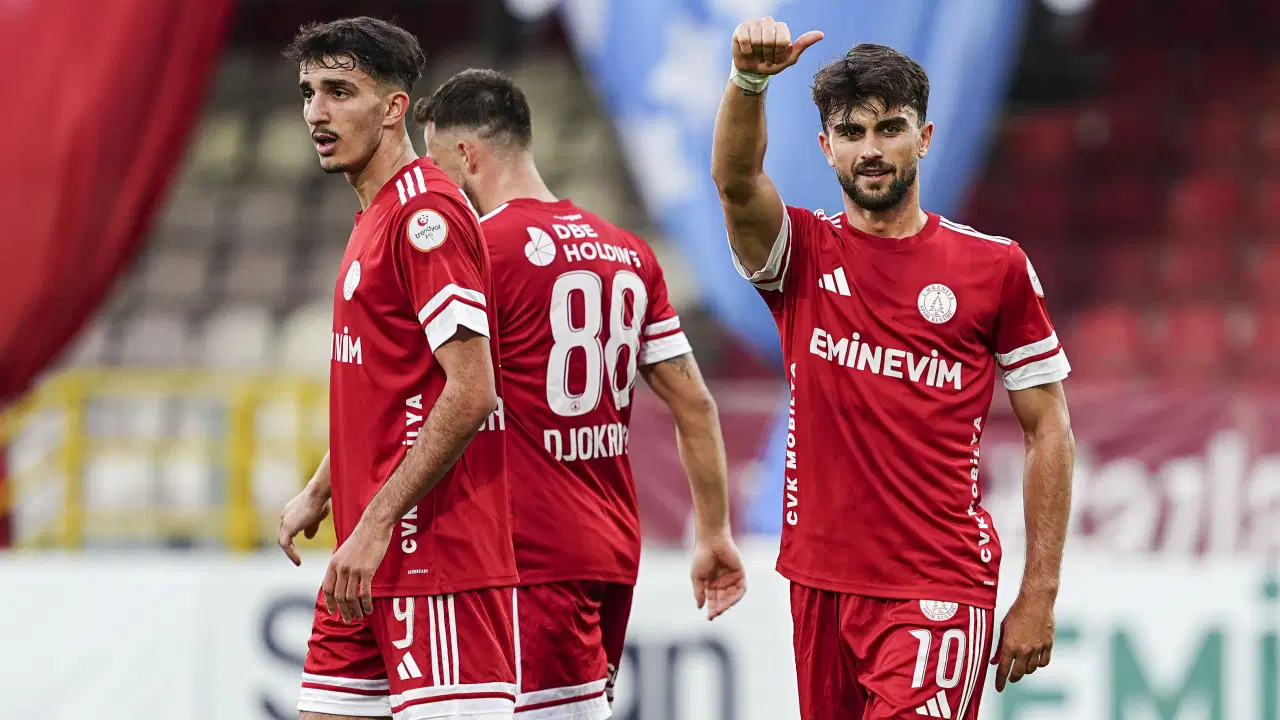 Jurgen Bardhi'den hat-trick: Ümraniyespor'dan farklı galibiyet!