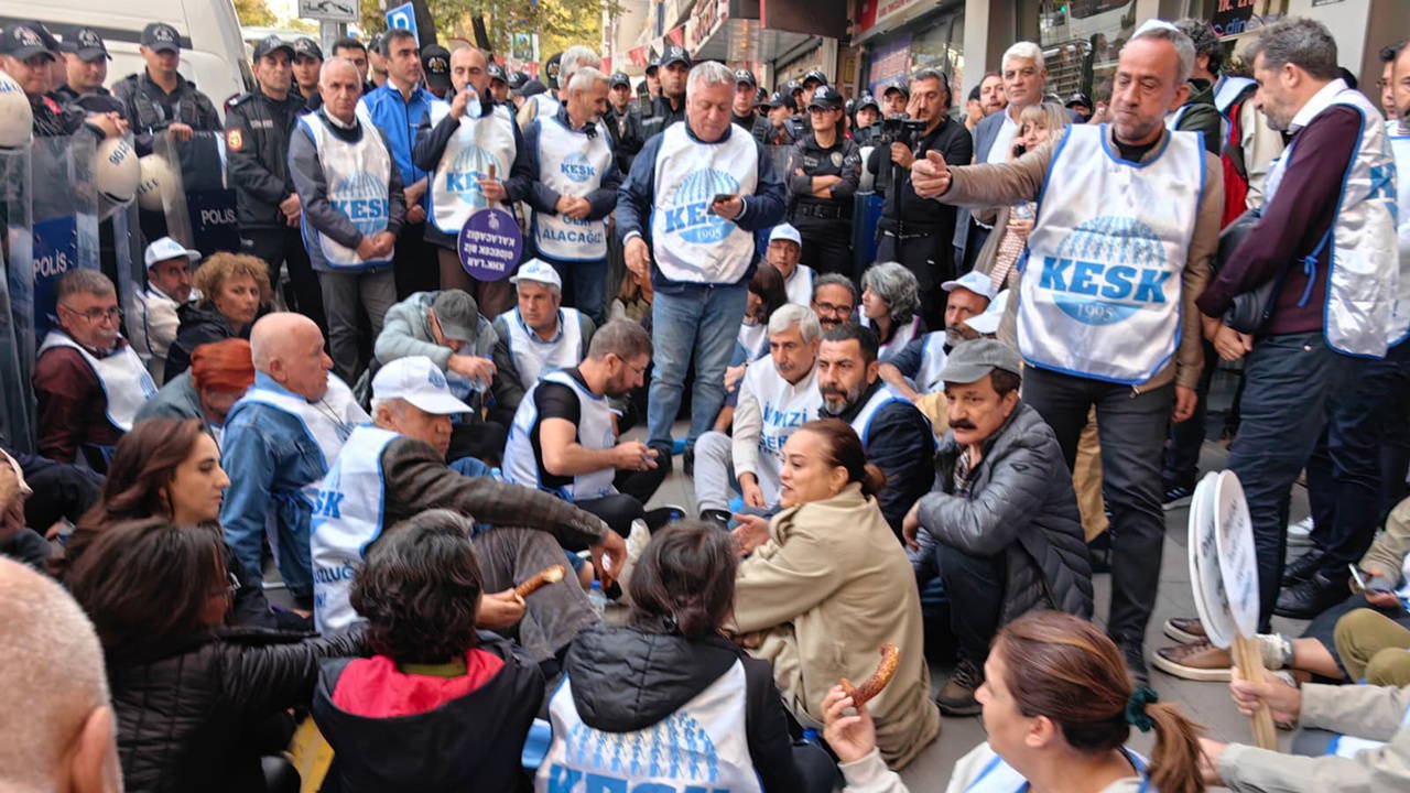 KESK'in Adalet Bakanlığı yürüyüşüne polis engeli