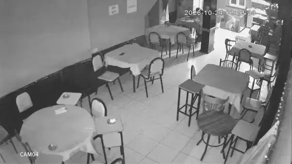 Fatih’te kıraathanede merdivenlerden düşen kişi hayatını kaybetti