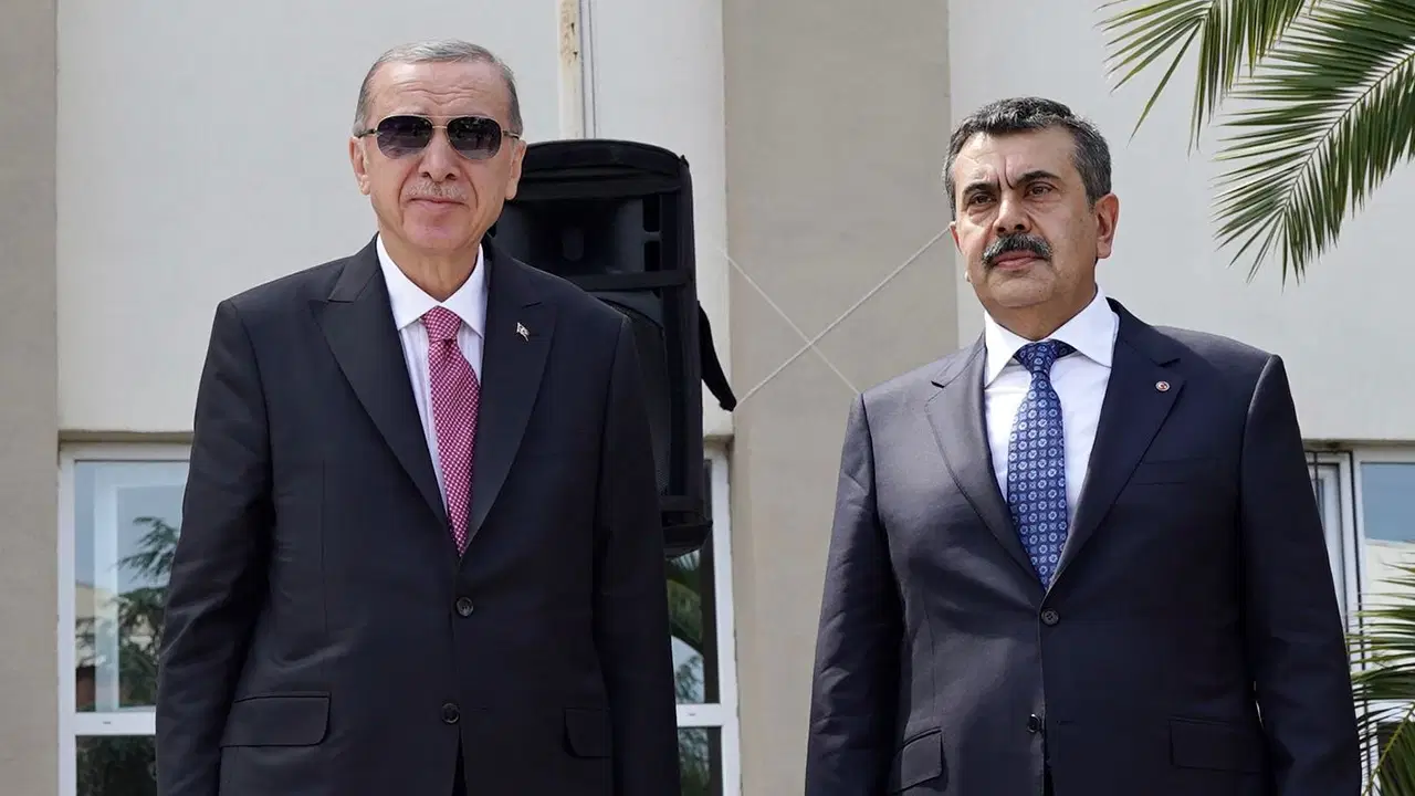 Suat Özçağdaş'dan Erdoğan ve Bakan Tekin'e 'LGS' tepkisi: 'Hayali birileriyle savaşmaya devam ediyorlar'