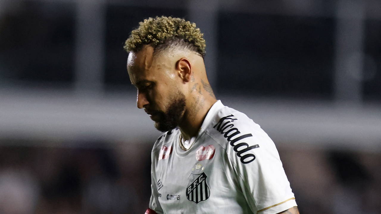 Neymar, efsanesi olduğu kulüpte yuhalandı