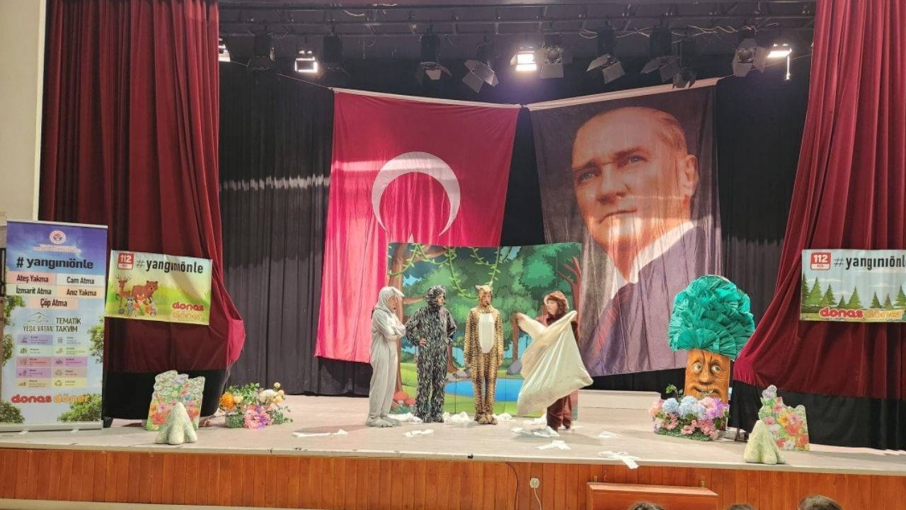 Eskişehir’de anlamlı tiyatro etkinliği: Her çocuğa bir fidan verilecek