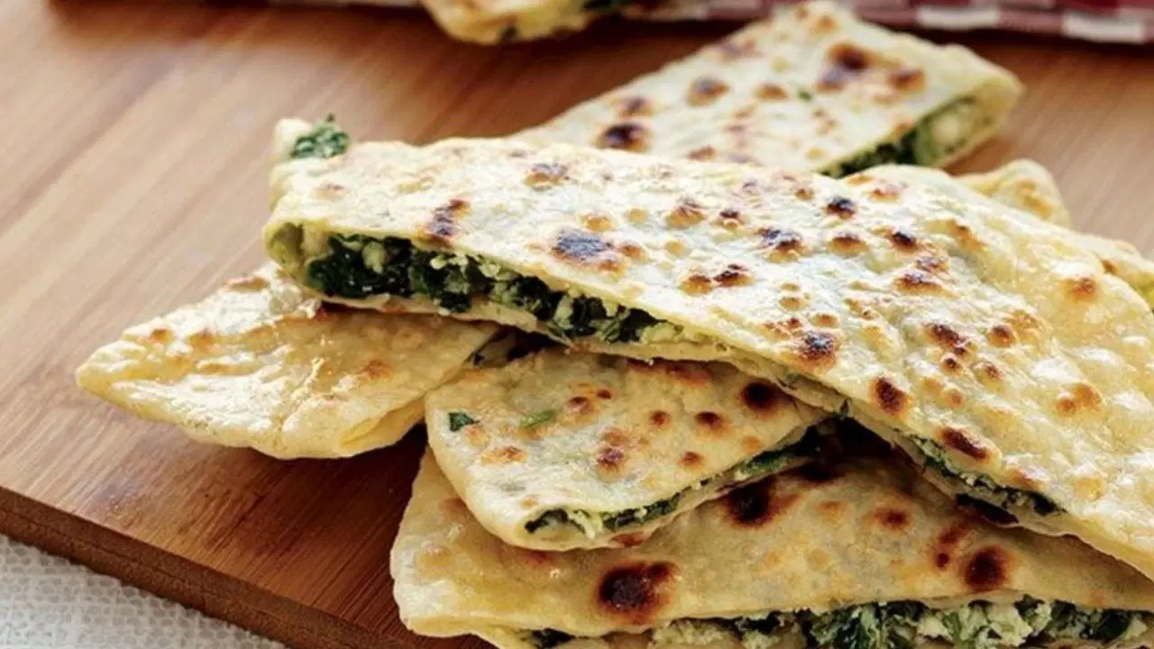 İncecik hamuruyla ıspanaklı gözleme nasıl yapılır?