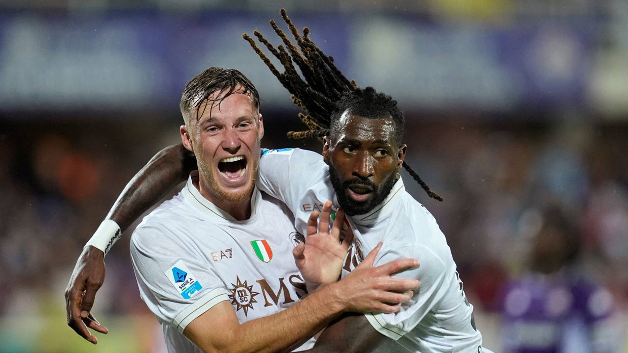 Napoli firesiz devam ediyor: 3'te 3! 