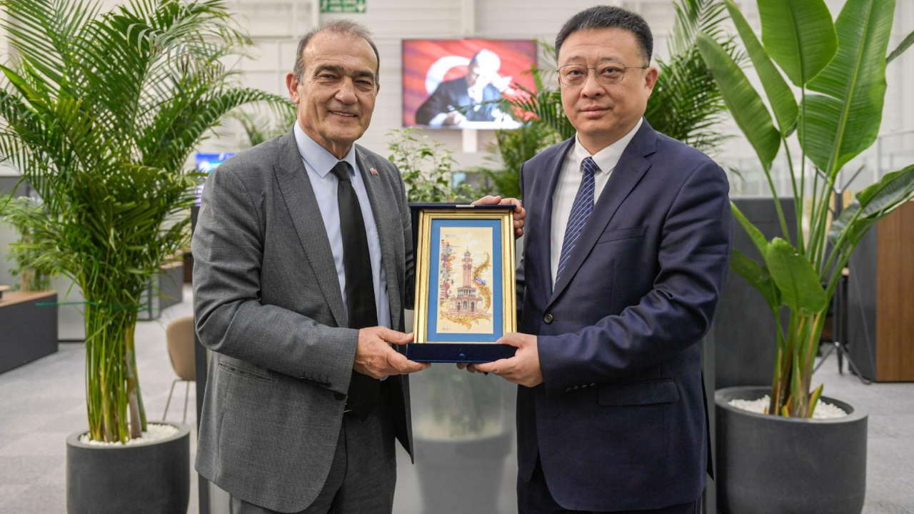 İzmir Büyükşehir Belediyesi Qingdao Belediyesi’ni konuk etti