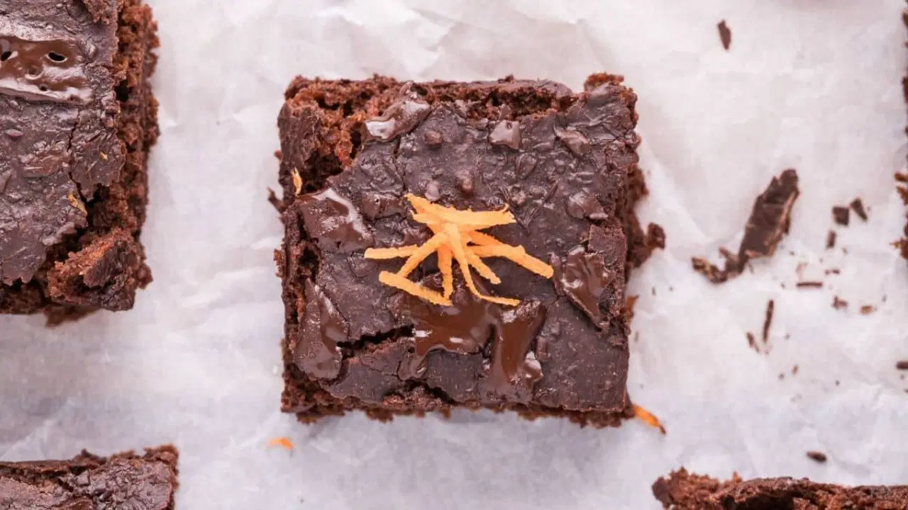 Hafif aromasıyla mest eden lezzet: Havuçlu brownie tarifi