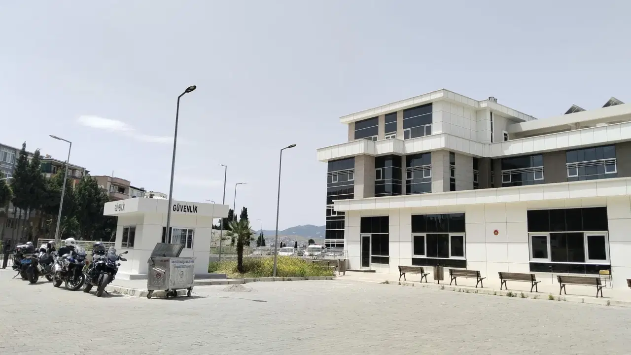 İzmir'de 73 yaşındaki kadının cesedi yanmış halde şantiyede bulundu!