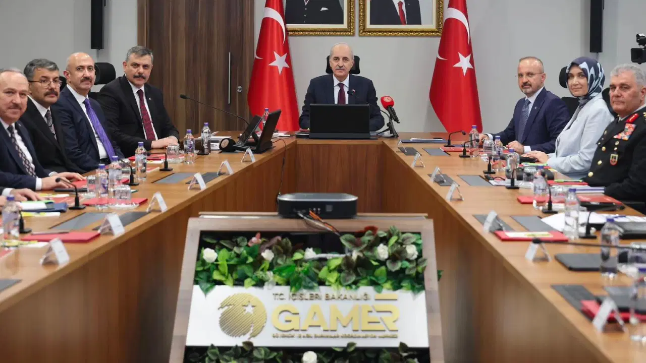 Kurtulmuş'tan 'çerçeve yasa' sonrası güvenlik zirvesi