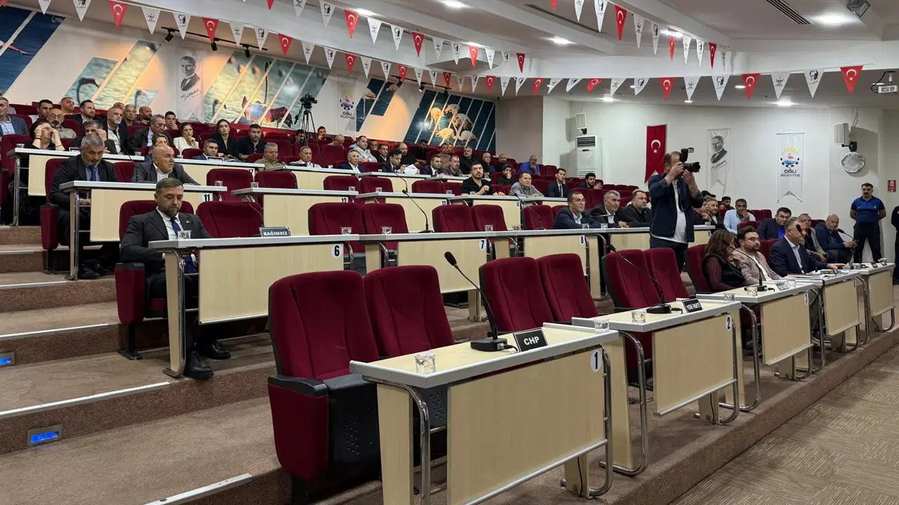 Başkanı AKP'ye geçmişti: Belediye meclisinde çoğunluk sağlanamadı