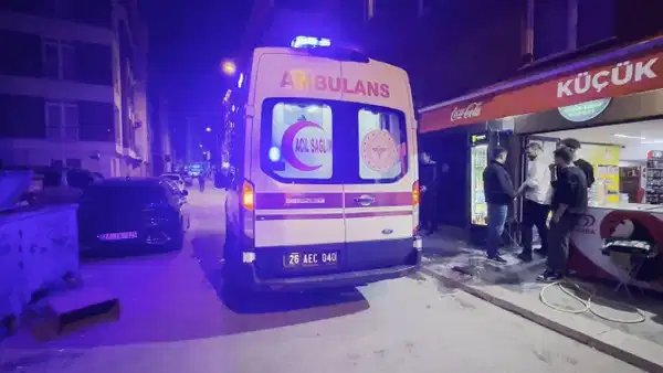 Sokaktaki kavgada 16 yaşında çocuk bıçakla yaralandı