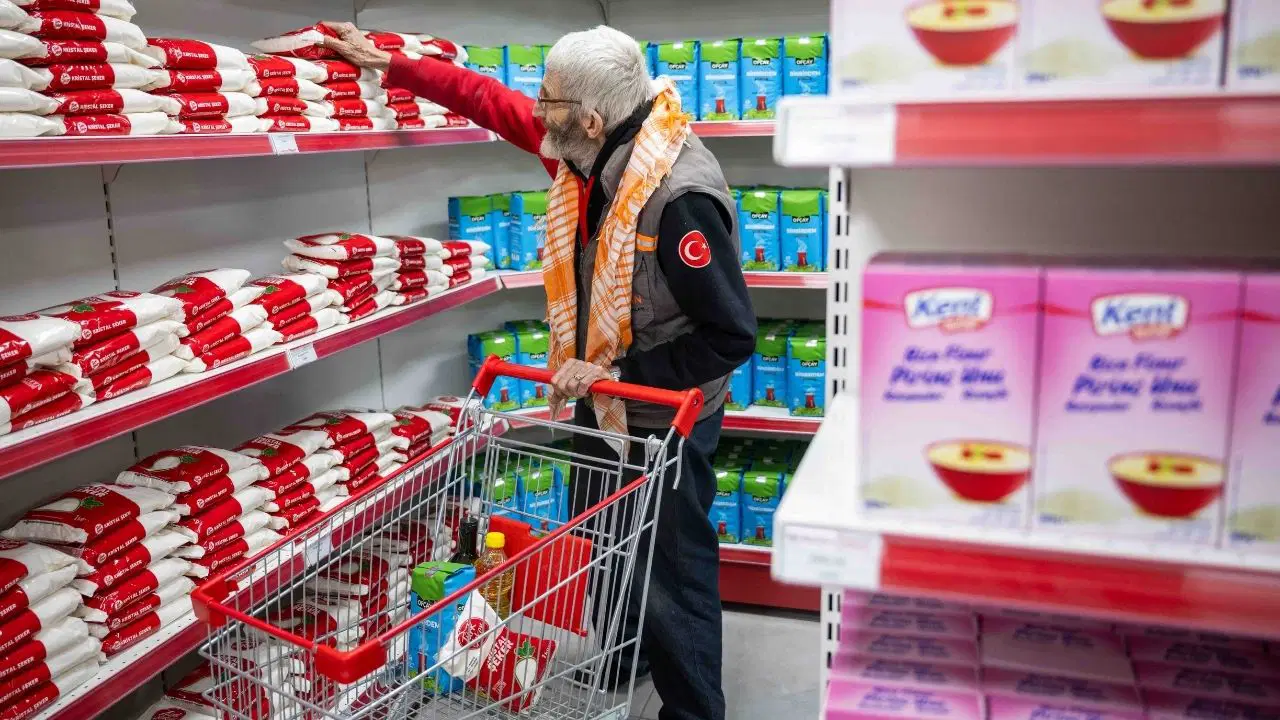 Bornova’da yeni yıl öncesi hediye