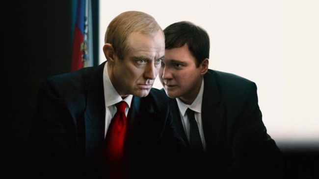Kremlin’in Büyücüsü ile Fuze (Fünye) gösterime girdi: Sahte demokrasinin icadı
