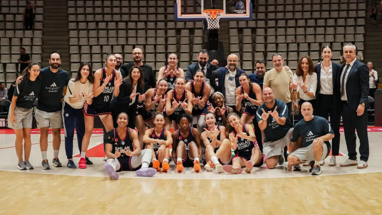 Girona'yı deviren Emlak Konut EuroLeague biletini kaptı!