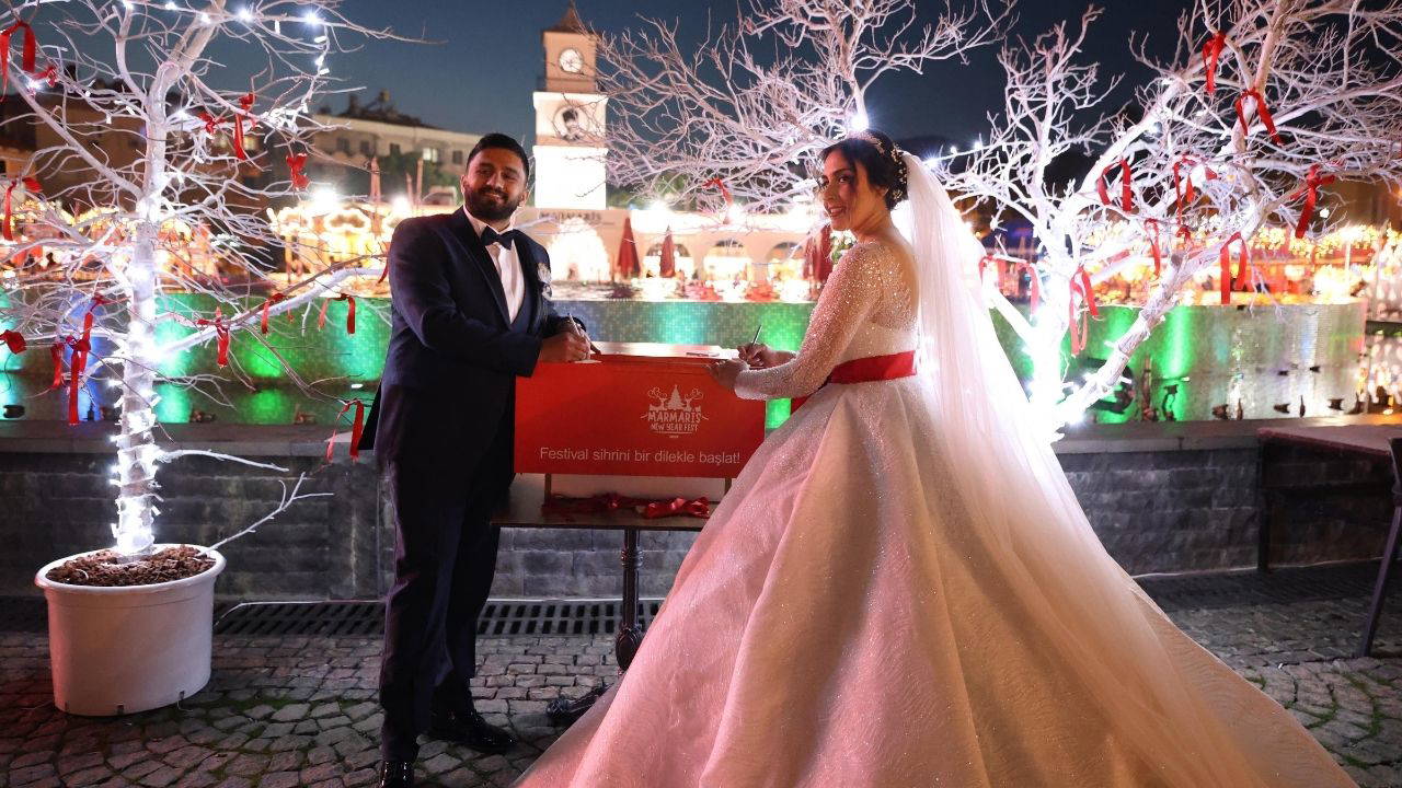 Yeni yıl dilekleri Marmaris’te buluştu