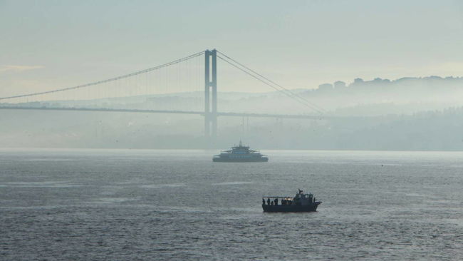 İstanbul Boğazı'nda sis etkili oldu!