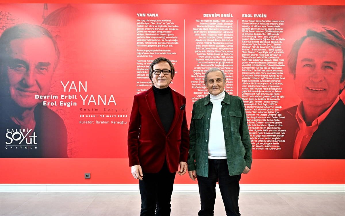 Erol Evgin ve hocası Devrim Erbil'in 'Yan Yana' isimli sergisi Bursa'da sanatseverlerle buluşuyor