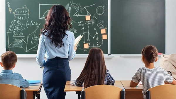 Öğretmenlerin il içi isteğe bağlı yer değiştirme duyurusu yayımlandı