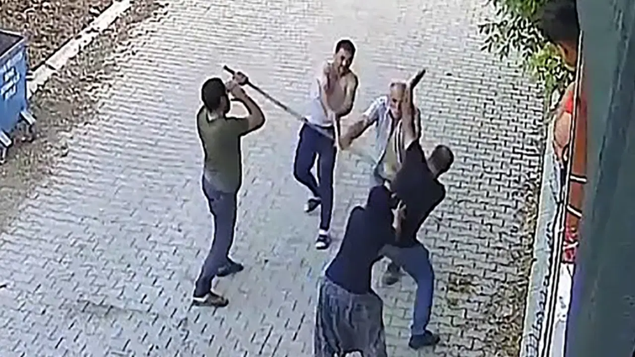 Adana'da dehşet... Miras kavgası yüzünde iki oğlunu vurdu: 1 ölü, 1 yaralı!
