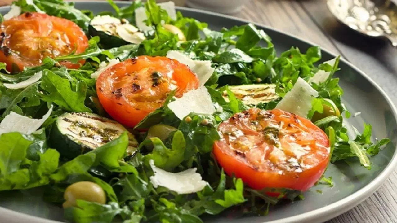 Balığın vazgeçilmezi: Ferah roka salatası tarifi