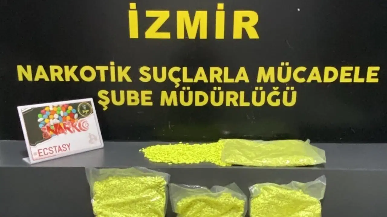 İzmir'de 'uyuşturucu' operasyonu: 31 bin 320 ecstasy ele geçirildi