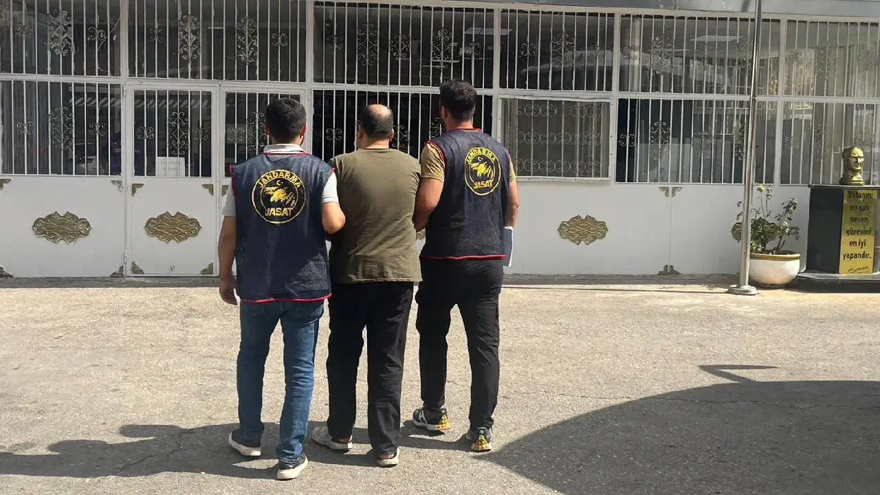FETÖ'den aranıyordu... Akraba ziyaretine giderken yakalandı!