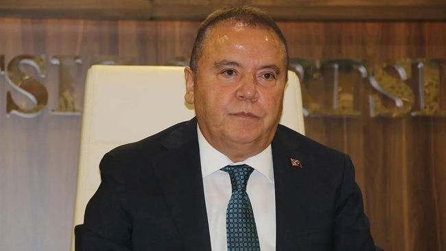 Muhittin Böcek’e bir dosyadan ev hapsi